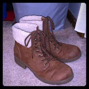 SIZE 10 Women’s boots, gently worn!